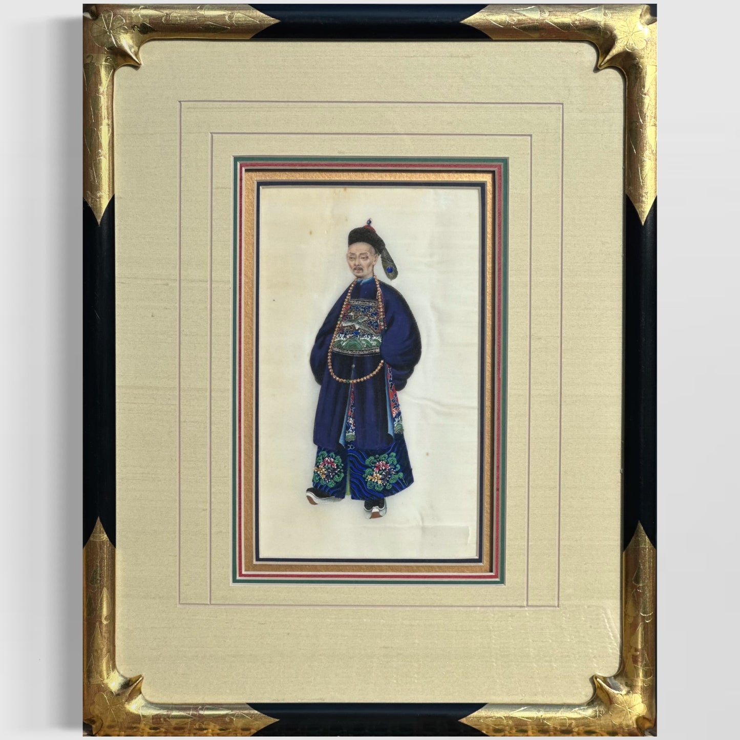 Set collections of eight Chinese 19th century depicting portraits of court men and ladies in rich garments on pith paper.